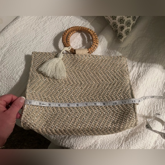 America and Beyond Straw and Metallic handbag like new used once - Picture 8 of 10